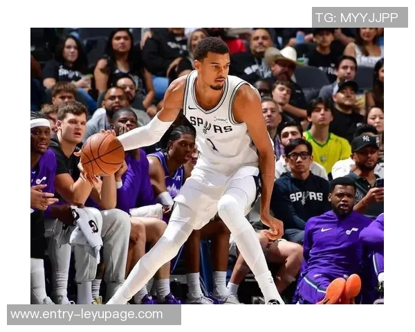 追梦谈防守文班表现：马刺为他设计多样掩护我仿佛在追逐库里的脚步